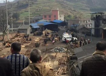Salgono a oltre 50 i morti nella miniera di carbone in Cina