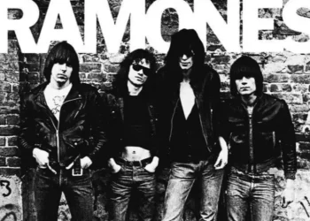 I Ramones e i 50 anni del punk, batterista e ultimo testimone vive in Italia