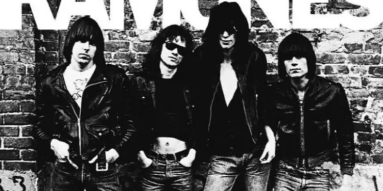 I Ramones e i 50 anni del punk, batterista e ultimo testimone vive in Italia