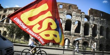Sciopero il 18 maggio: a rischio le scuole ma anche treni, bus e sanità