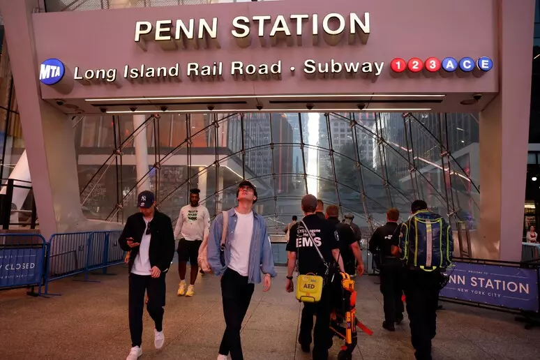 Sei persone accoltellate alla Penn Station di New York
