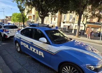 Disturbava i passanti, pestato dal branco in centro a Sassari