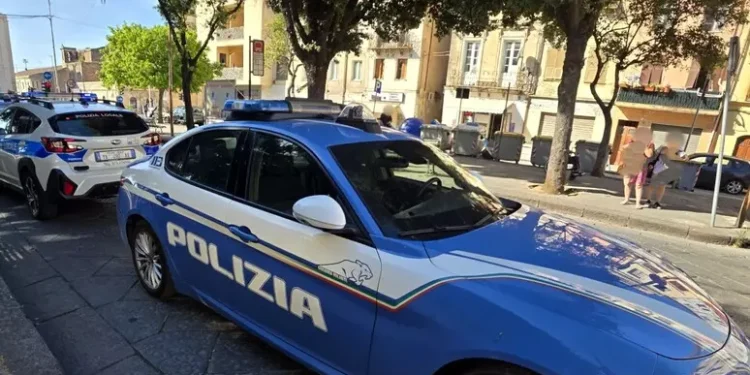 Disturbava i passanti, pestato dal branco in centro a Sassari