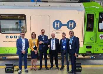 Il primo treno a idrogeno a scartamento ridotto del mondo viaggerà in Sardegna