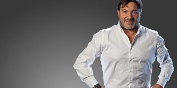 Sigfrido Ranucci in Sardegna con “Diario di un trapezista”: doppio appuntamento ad Alghero e Porto Rotondo