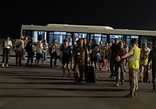 Il Niger ha cacciato i francesi e da allora continuano gli attacchi jihadisti: assaltato l’aeroporto di Niamey