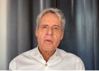 Claudio Baglioni posticipa il tour al 2027 per motivi di salute