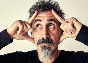 Serj Tankian, arriva in Italia l’autobiografia ‘Down with the System’