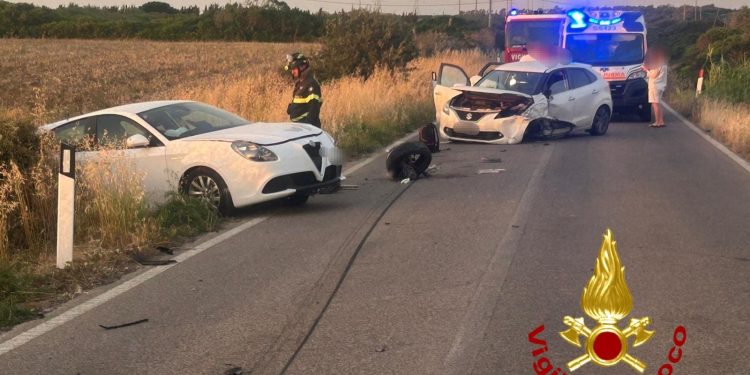 Stintino, scontro tra tre auto: sei feriti di cui due bambini