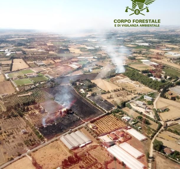 Vasto incendio ad Assemini: presente l’elicottero del Corpo Forestale