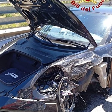 Frontale tra due auto a Usini: un ferito grave