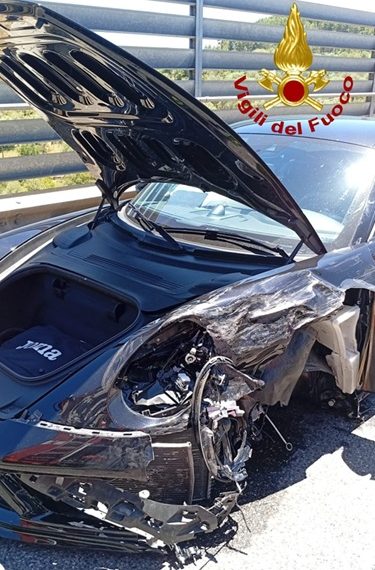 Frontale tra due auto a Usini: un ferito grave