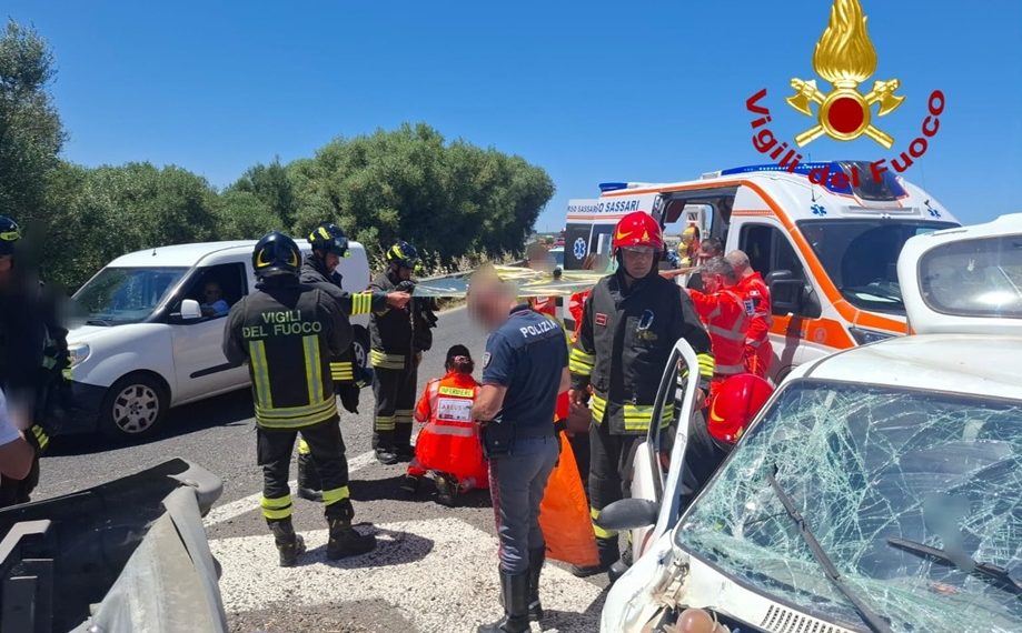Sassari, con l’auto finisce sul guard rail: un ferito