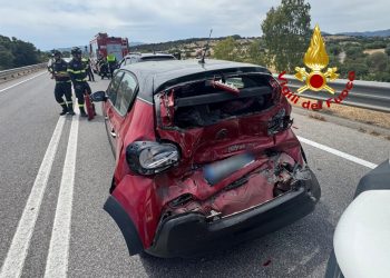 Olbia, scontro tra due auto e un mezzo pensate: un ferito
