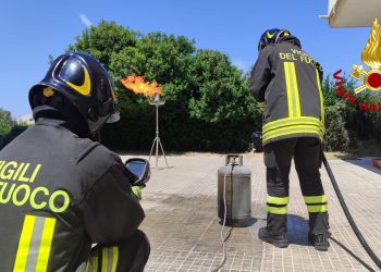 Paura a Sassari, incendio di alcune bombole in una palazzina