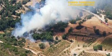 Fiamme a Lanusei, presente l’elicottero antincendio