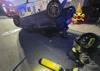 Porto Torres, perde il controllo dell’auto e si ribalta: un ferito