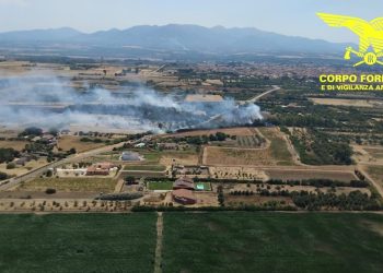 Fiamme a San Gavino e Pabillonis: in azione gli elicotteri della Forestale