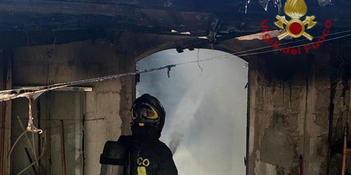 Paura a Quartu, abitazione in fiamme: intervento dei Vigili del Fuoco