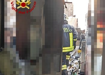 Paura a Palau, abitazione in fiamme: stabile inagibile