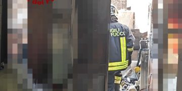 Paura a Palau, abitazione in fiamme: stabile inagibile
