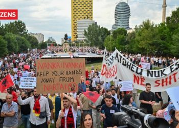 In Albania continua “la rivoluzione dei fenicotteri” contro il resort di Kushner-Trump