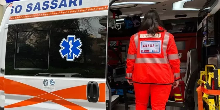 Frontale auto-camper su litoranea per Castelsardo, grave una donna