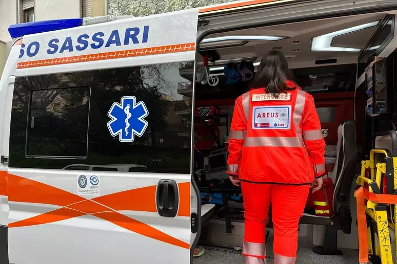 Frontale auto-camper su litoranea per Castelsardo, grave una donna