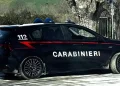 Minacciano un assicuratore e gli incendiano il portoncino dell’agenzia, denunciati