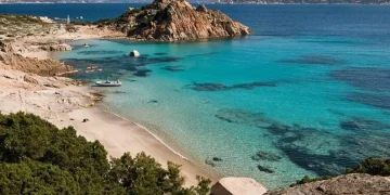 ‘Esercitazioni militari La Maddalena in piena stagione turistica, Difesa spieghi’