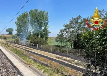 Danneggiata la linea Av Napoli-Roma, ritardi fino a 90 minuti