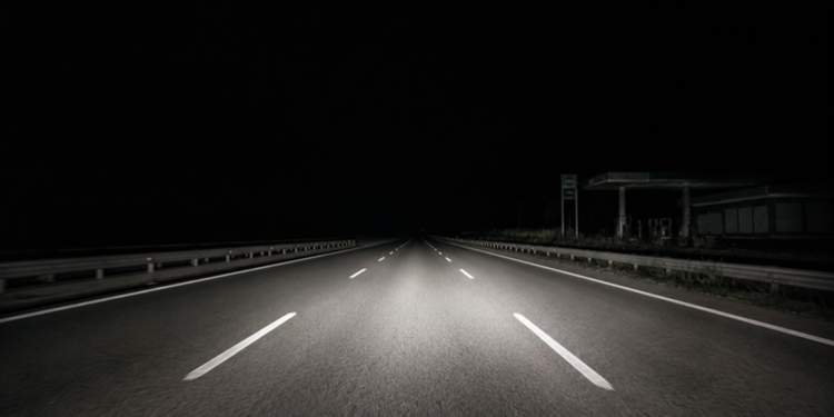 SS 131 di notte. Il deserto di servizi sulla strada più importante della Sardegna