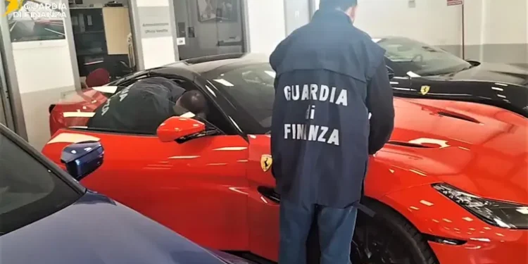 Maxi frode da 42 milioni di euro su auto di lusso, sequestri in tutta Italia