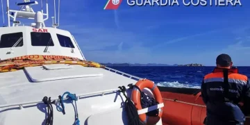 Turista 27enne muore per un malore fra gli scogli, trovato dopo due ore