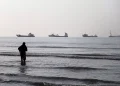 Iran chiude Hormuz, ‘raid di Israele in Libano violano accordo’