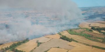 Vastissimo incendio a Serramanna, evacuate alcune persone: un disperso