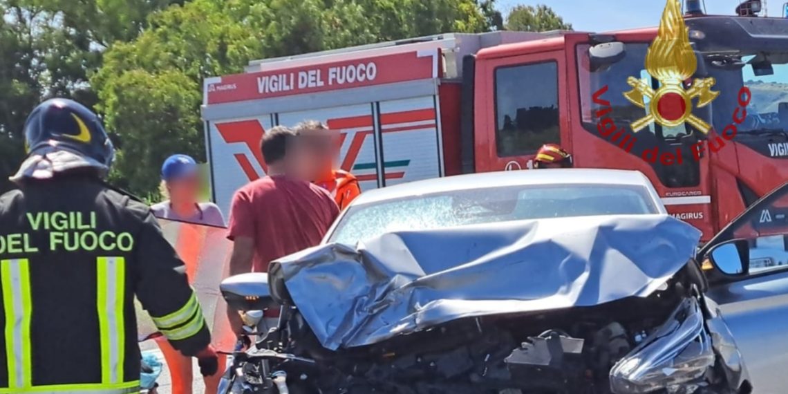 Grave incidente a Monastir, tre persone incastrate tra le lamiere