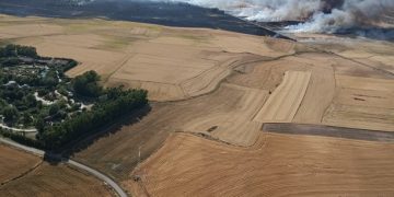 Inferno di fuoco in Sardegna, fiamme a Tuili