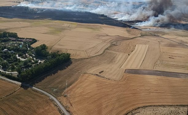 Inferno di fuoco in Sardegna, fiamme a Tuili