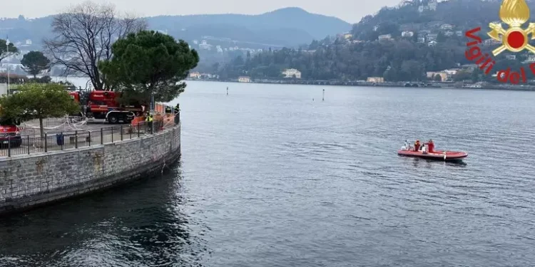 Auto cade nel lago di Como, grave una donna, un uomo disperso