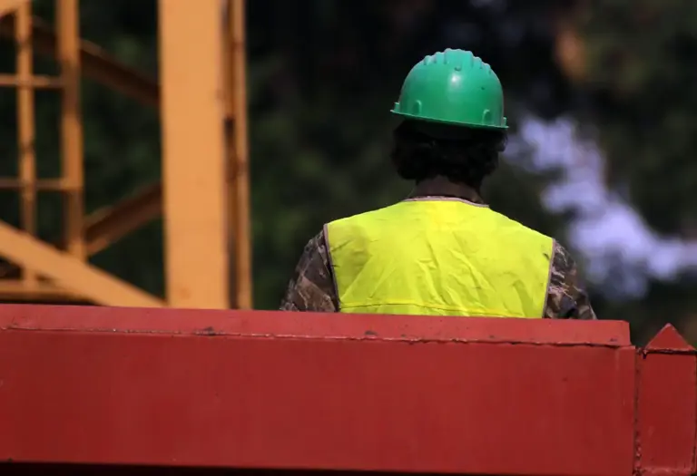 Lavoro nero e caporalato, giro d’affari da 77 miliardi di euro l’anno