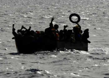 Barcone di migranti si ribalta al largo di Malta, 10 morti