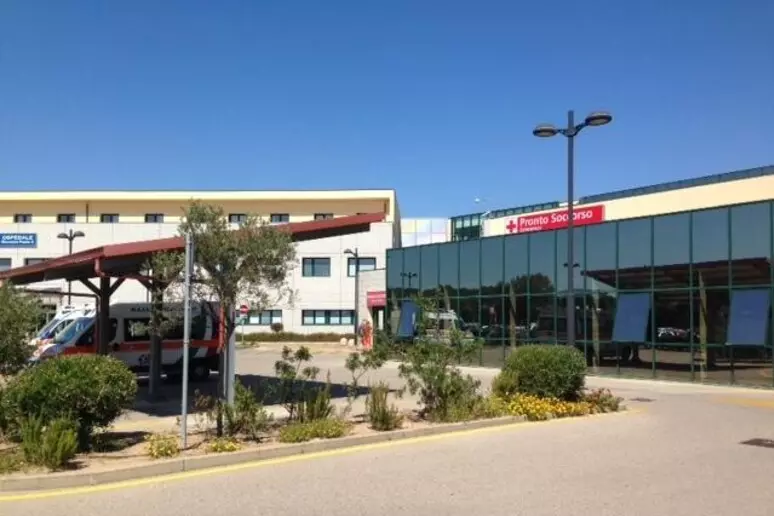 Operaio ferito in un’esplosione in cantiere a Golfo Aranci