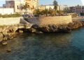 Si tuffa in mare dagli scogli in Salento ma l’acqua è troppo bassa: gravissimo un tedesco di 30 anni