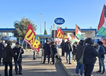 La Saras di Sarroch è tra i primi fornitori mondiali di petrolio al regime sanguinario israeliano