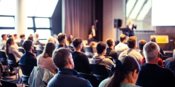 Turismo, pubblicato il bando del turismo congressuale, Mice (Meeting, Incentive, Conferenze, Event)