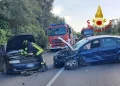 Grave incidente sulla 125 a Olbia, tre mezzi coinvolti e un ferito incastrato tra le lamiere