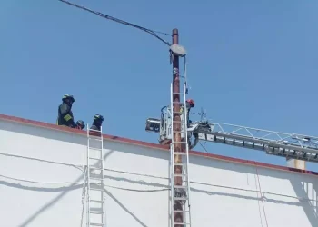 Operaio muore folgorato mentre lavora ad impianto per la fibra