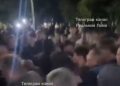 Leopoli, gli ucraini aggrediscono i reclutatori del regime di Kiev