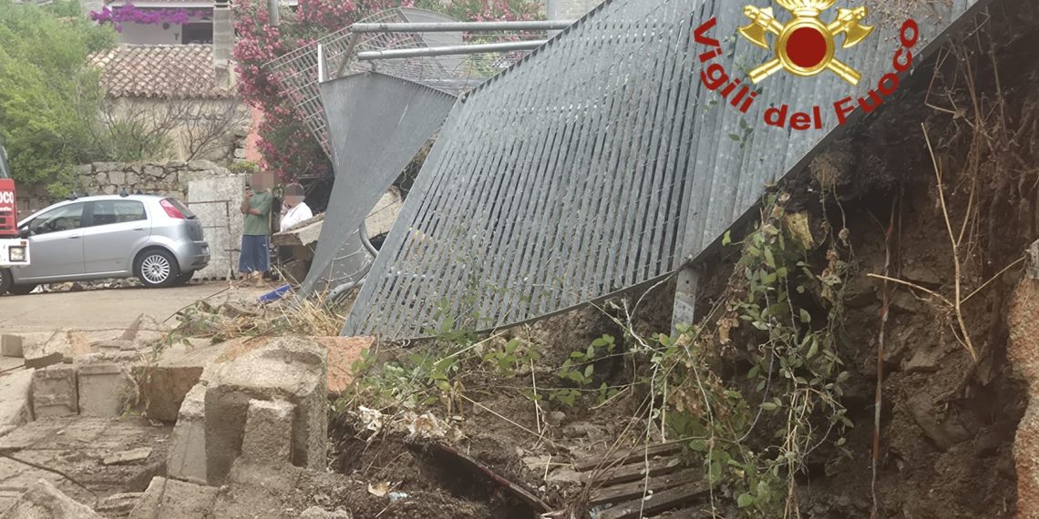 Maltempo, crolla un muro a Santa Teresa di Gallura